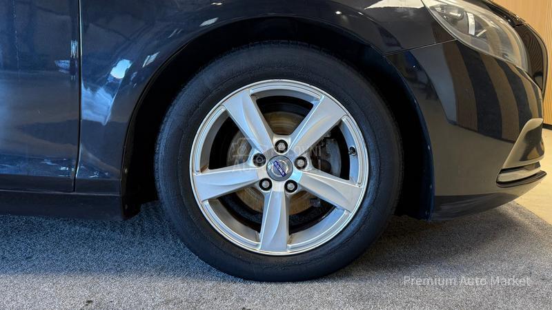 Volvo V40 //1.6 D2//FUL/NOV