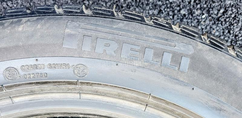 Pirelli 215/55 R18 Zimska