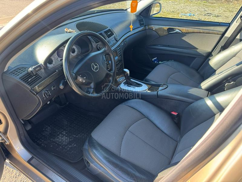 Mercedes Benz E 220 