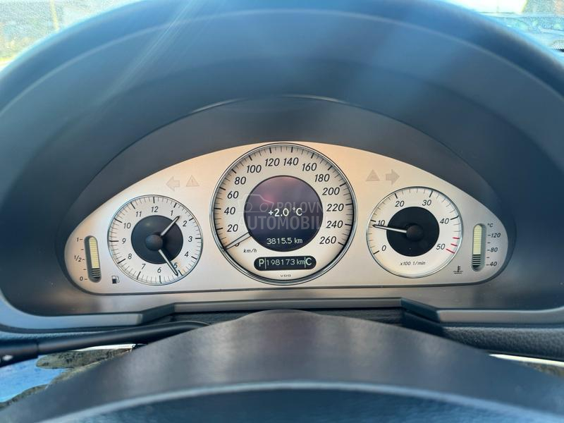 Mercedes Benz E 220 