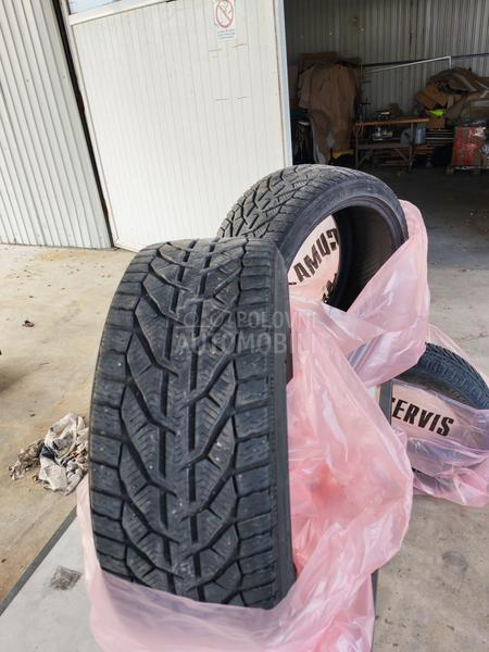 Tigar 225/40 R18 Zimska