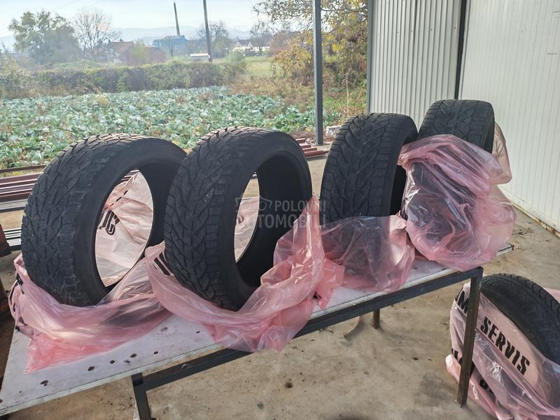 Tigar 225/40 R18 Zimska