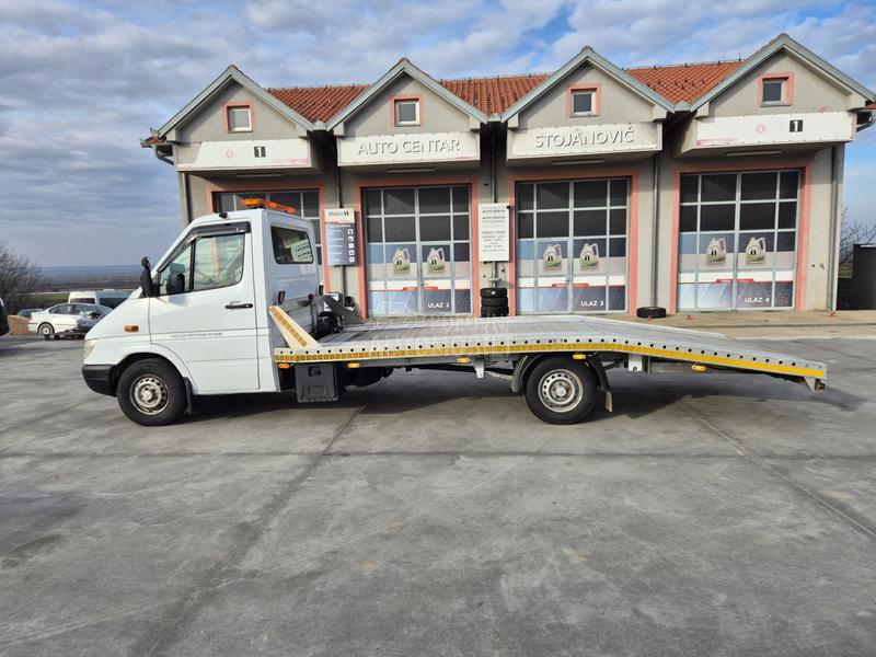 Mercedes Benz Sprinter