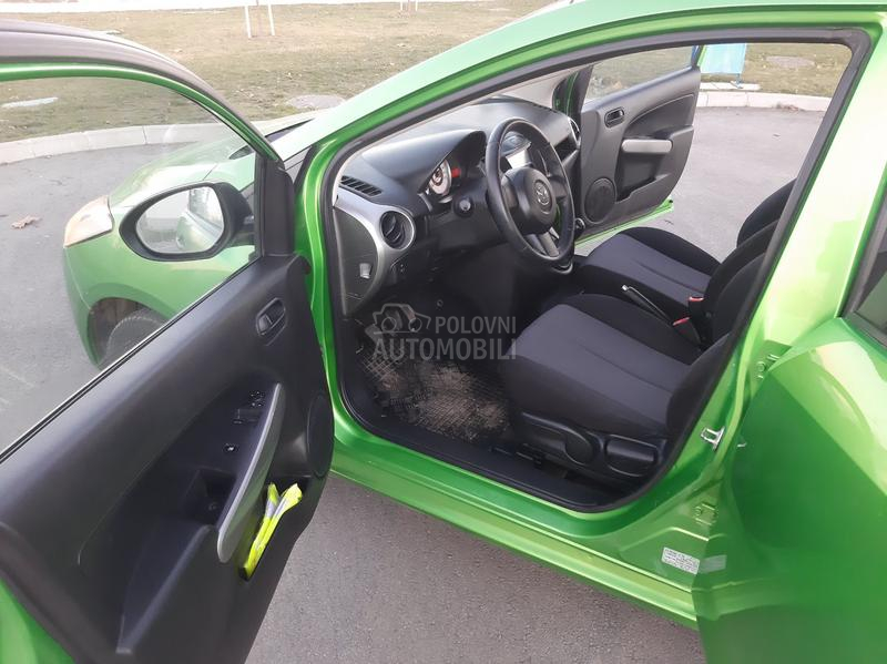 Mazda 2 1.4 hdi ČITAJ 0PIS