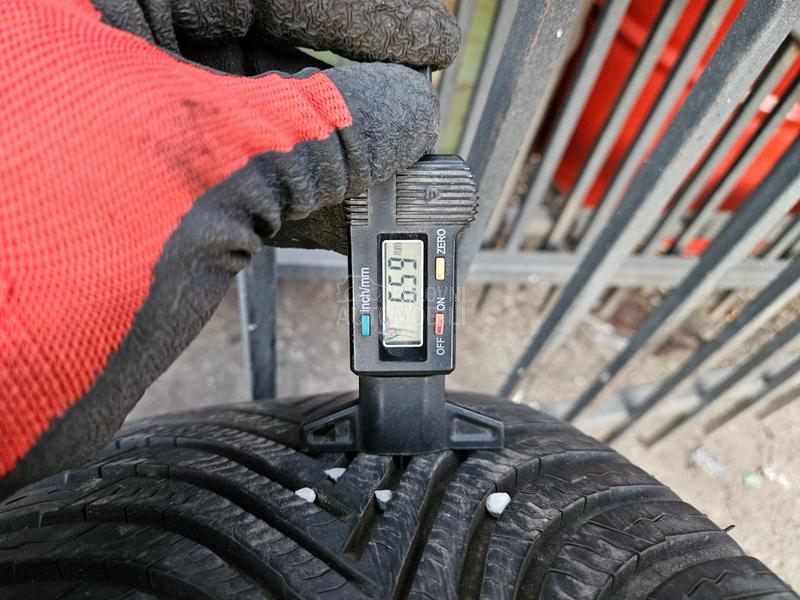 Michelin 215/55 R17 Sve sezone