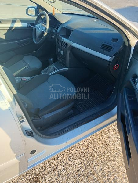 Opel Astra H 