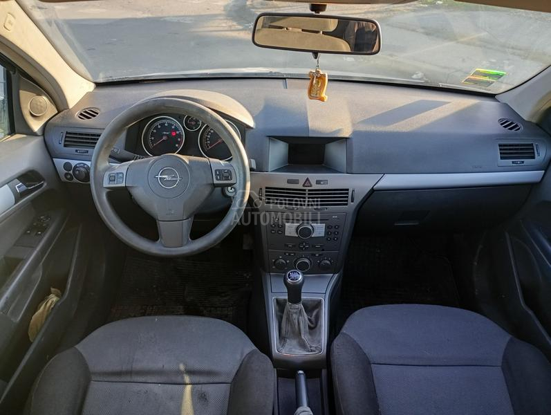Opel Astra H 