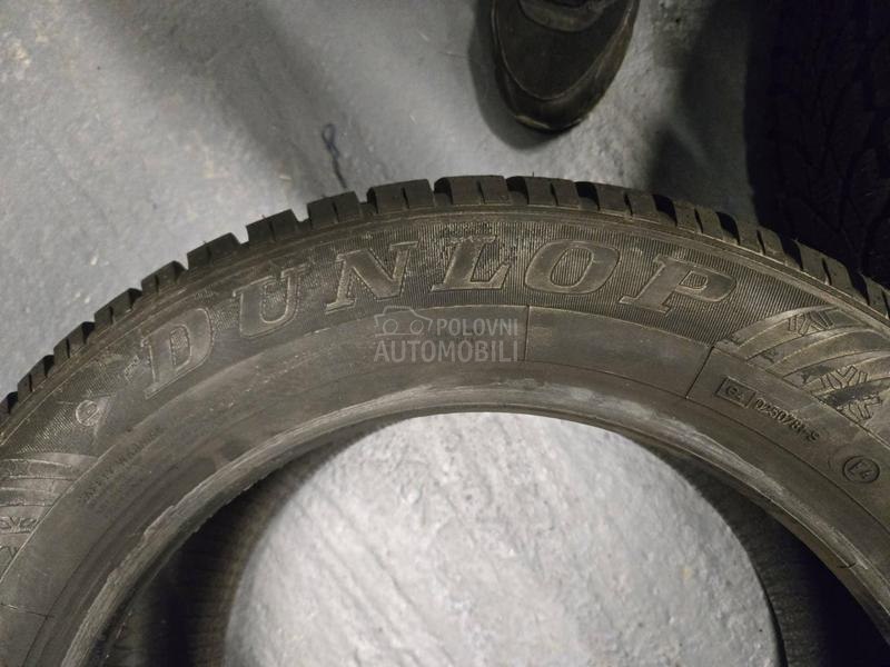 Dunlop 215/55 R16 Zimska