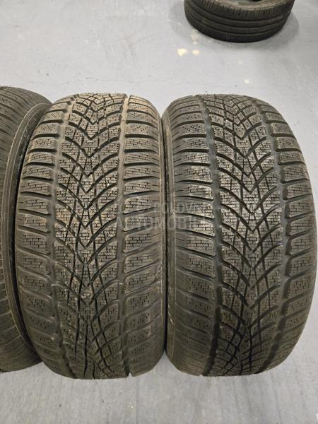 Dunlop 215/55 R16 Zimska