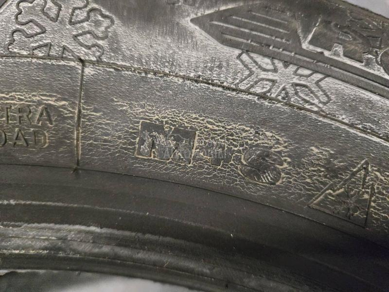 Dunlop 215/55 R16 Zimska