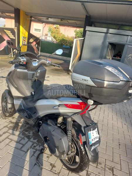 Piaggio Mp3 b kat za auto