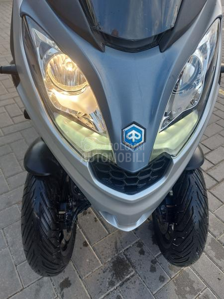 Piaggio Mp3 b kat za auto