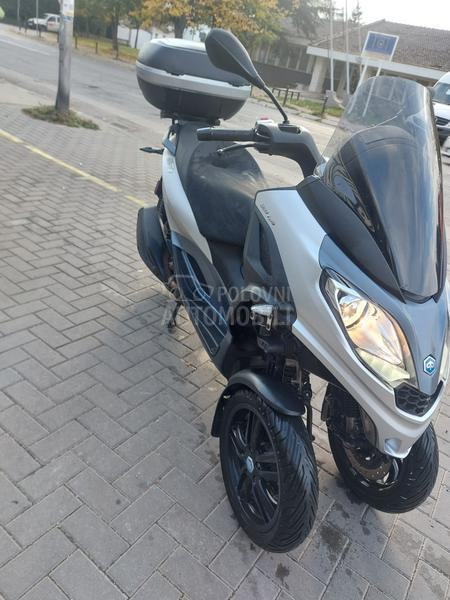 Piaggio Mp3 b kat za auto