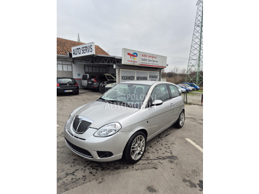 Lancia Ypsilon 1.4 16v