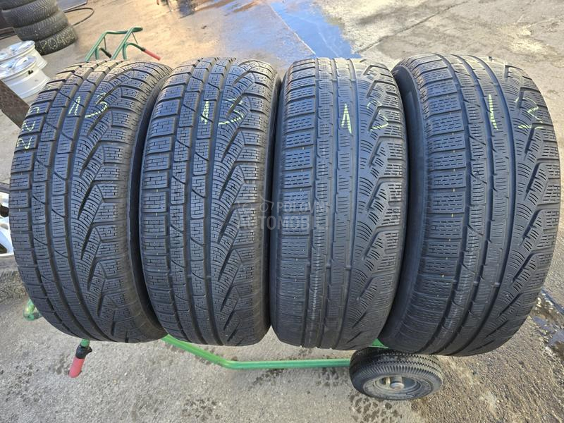 Pirelli 225/55 R17 Zimska