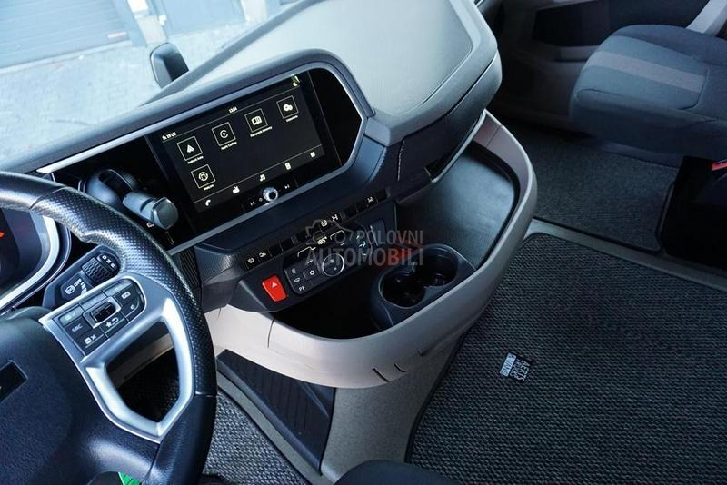 DAF XG tegljač DOM1715