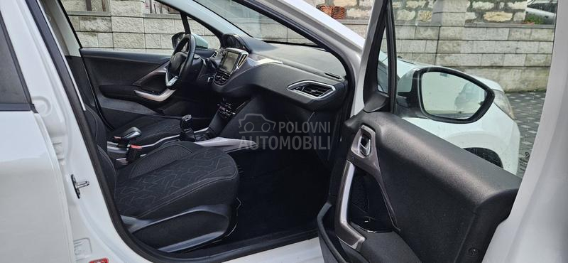 Peugeot 2008 1.2 ALLURE NOV NOV