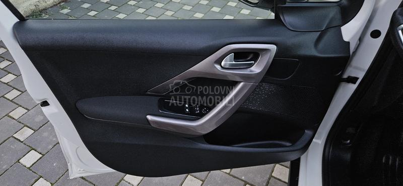 Peugeot 2008 1.2 ALLURE NOV NOV