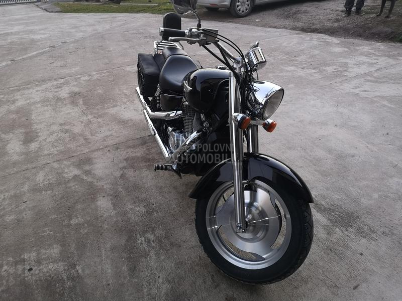 Honda vt 1100 shadow sabre