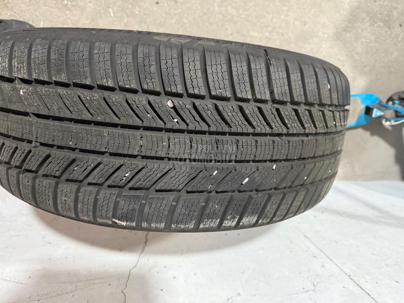 Continental 235/45 R18 Zimska