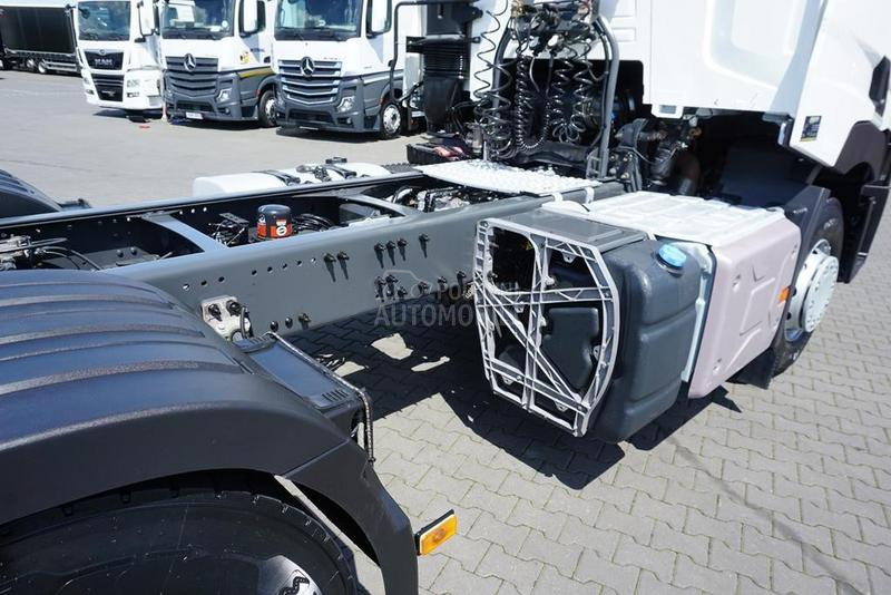 Renault C 520 tegljač DOM1732