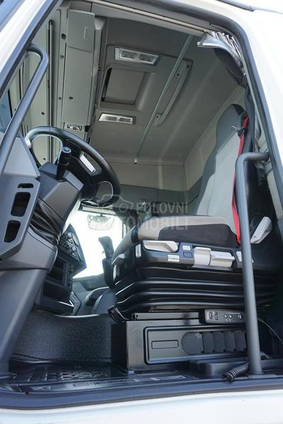 Renault C 520 tegljač DOM1732