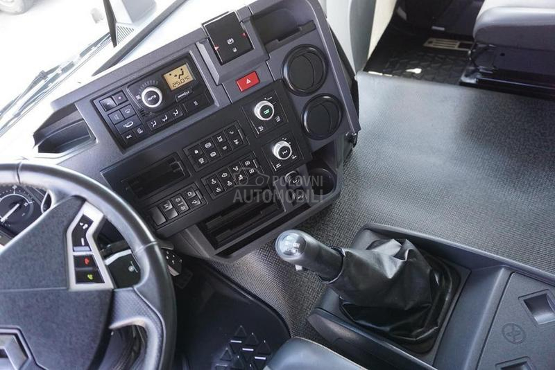 Renault C 520 tegljač DOM1732