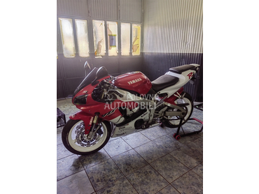 Yamaha R1