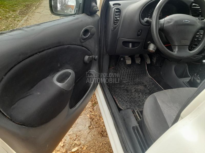 Ford Fiesta 1.3 B