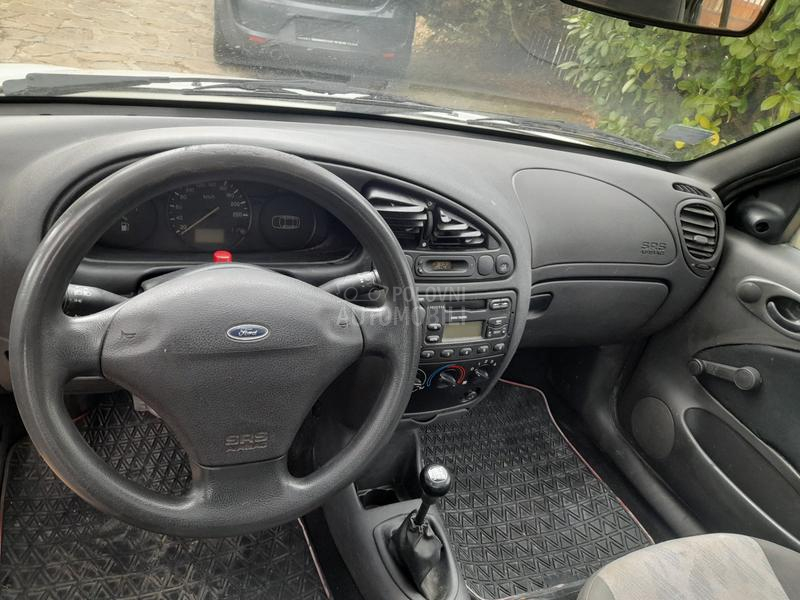 Ford Fiesta 1.3 B