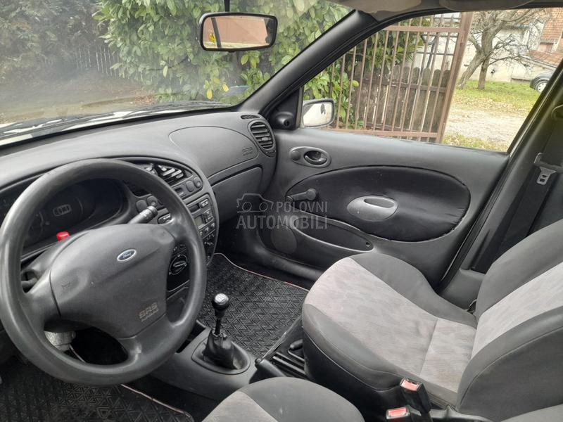 Ford Fiesta 1.3 B