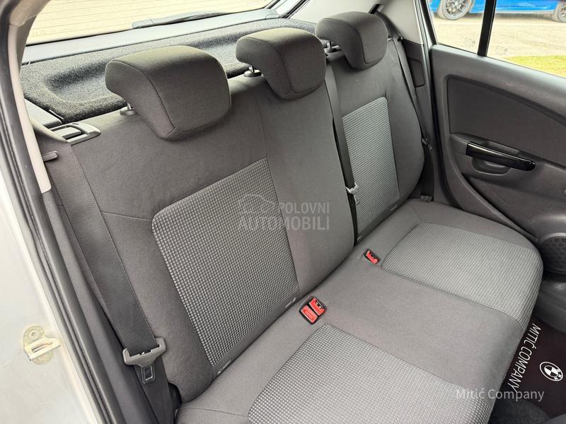 Opel Corsa D 