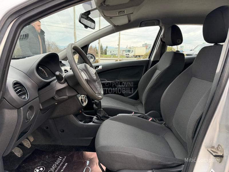 Opel Corsa D 