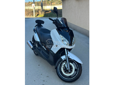 Yamaha X MAX