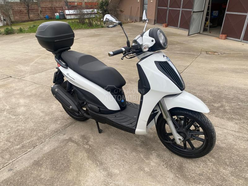 Piaggio Carnaby Cruiser 300