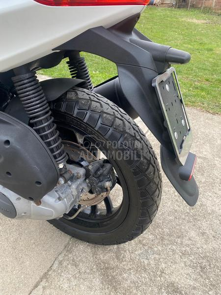 Piaggio Carnaby Cruiser 300