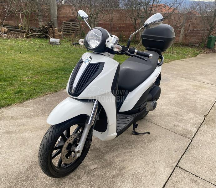 Piaggio Carnaby Cruiser 300
