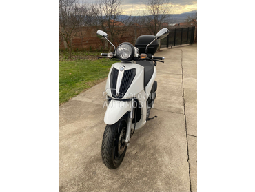 Piaggio Carnaby Cruiser 300