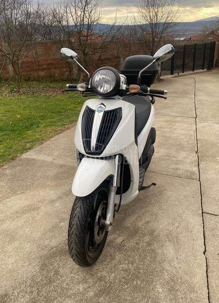 Piaggio Carnaby Cruiser 300