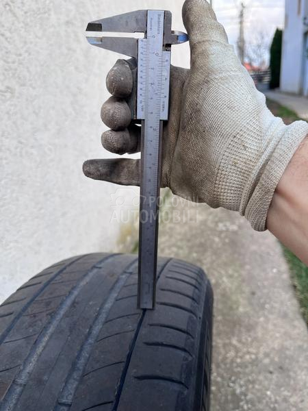 Michelin 215/55 R17 Letnja