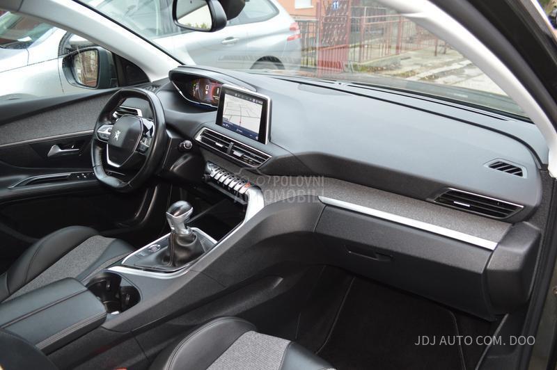 Peugeot 3008 1.2 PureTech Allure