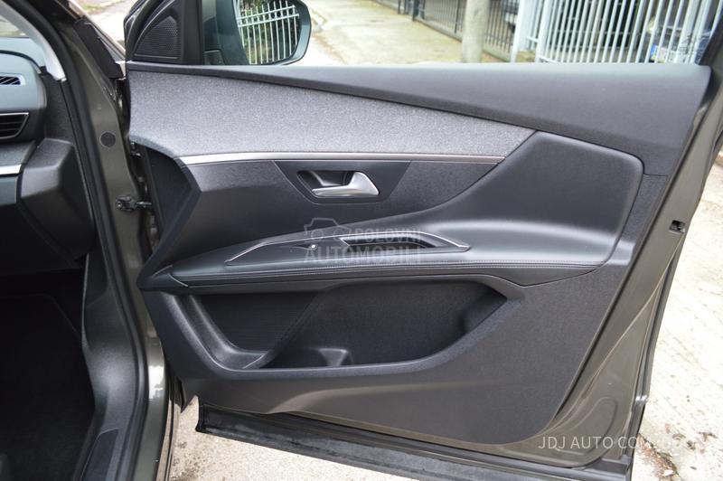 Peugeot 3008 1.2 PureTech Allure