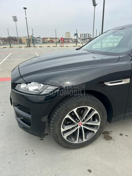 Jaguar F pace 