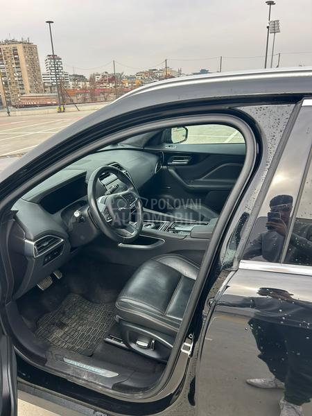 Jaguar F pace 