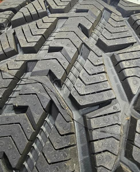 Taurus 225/45 R18 Zimska