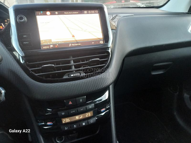 Peugeot 2008 1.2 STYLE