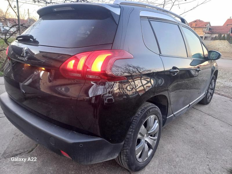 Peugeot 2008 1.2 STYLE