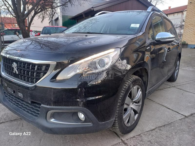Peugeot 2008 1.2 STYLE