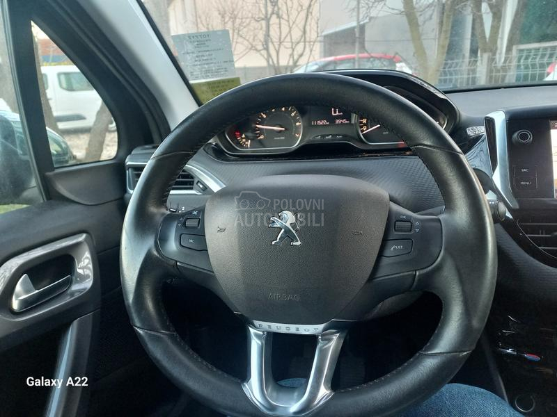 Peugeot 2008 1.2 STYLE