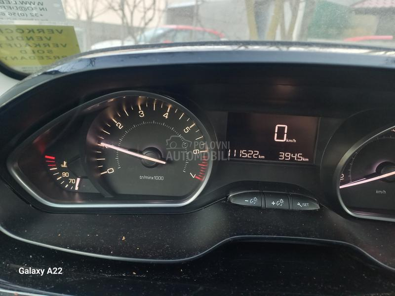 Peugeot 2008 1.2 STYLE